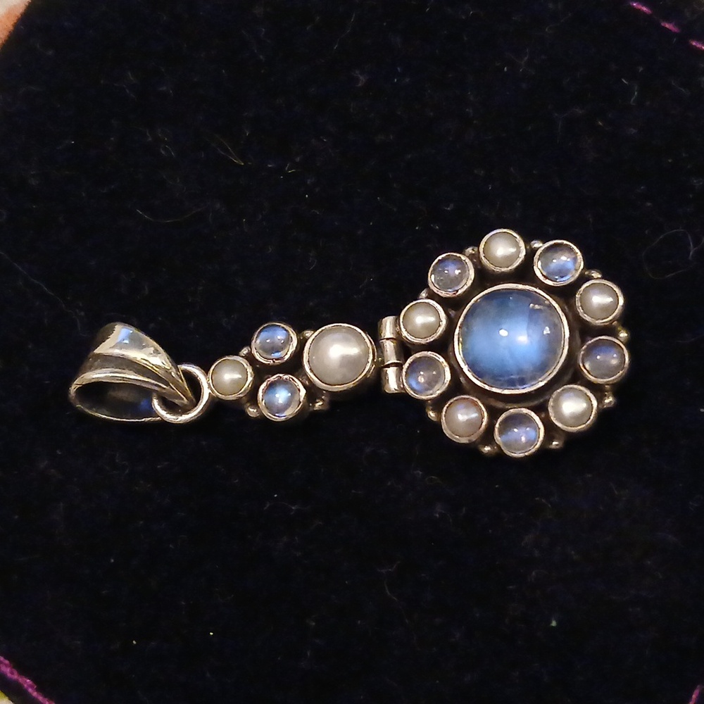 VINTAGE MOONSTONE SIGNED DLG INDIA 925 STERLING SILVER PENDANT